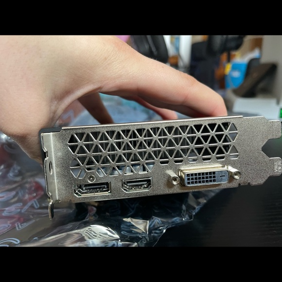 Nivida Gigabyte 1650 Graphics Card - Picture 2 of 3